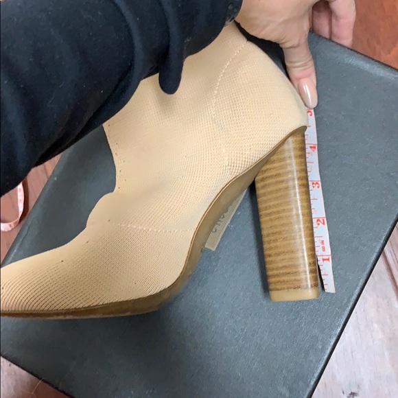 COPY - Yeezy season Two - Picture 5 of 5